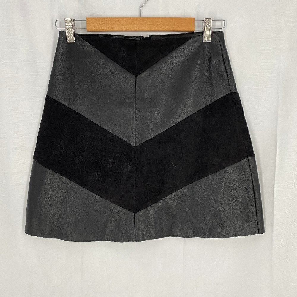 Design Lab Lord and Taylor Faux leather and Suede Mini Black Skirt Size XS - Picture 2 of 8